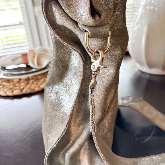 Erin Condren Metallic Silver Sueded Crossbody Bag - Lightly Used - Picture 6 of 8